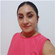 Profesora titulada en ciencias sociales y jurídicas con un máster en educación especial y certificación como docente competencias.